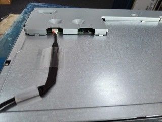 AUO 18.5 INCH 1366×768RGB AUO TFT LCD 450CD/M2 Suhu operasi: 0 ~ 60 °C G185XW01 V201